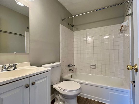 5th image of 25 Le Blanc St #11