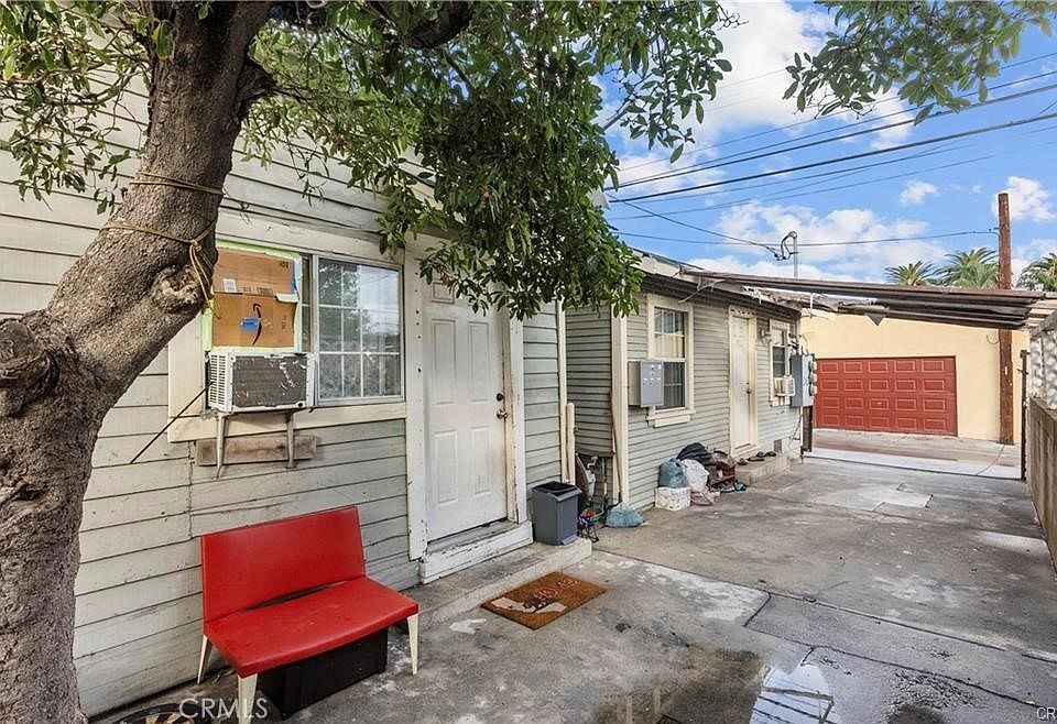 1st image of 833 Pepper Way