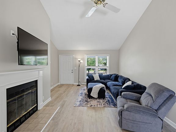 3rd image of 119 Heathcote Ct