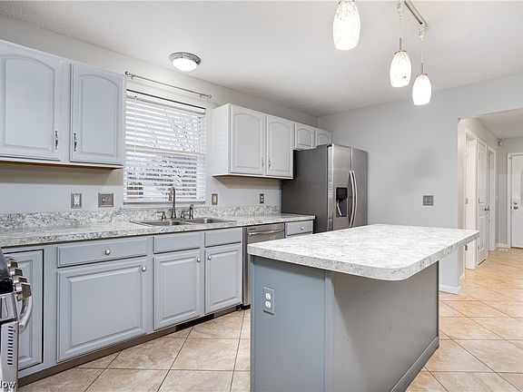 5th image of 1079 Ledgestone Dr
