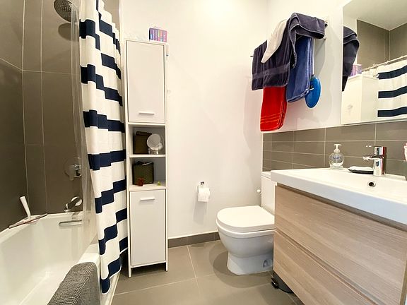 5th image of 639 Baltic St Floor 2