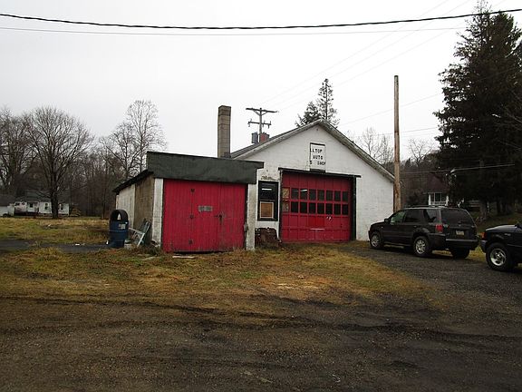 5th image of 110 Canal Dr