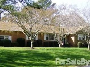 4401 Hermitage Rd, Virginia Beach, VA 23455