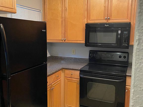 5th image of 29 Arbor Club Dr Unit 212