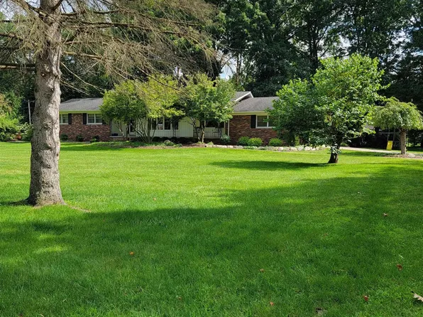 35512 Richwood Ln, Richmond, MI 48062