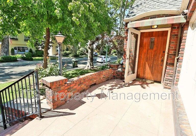 937 Sonoma Way — Photo 6