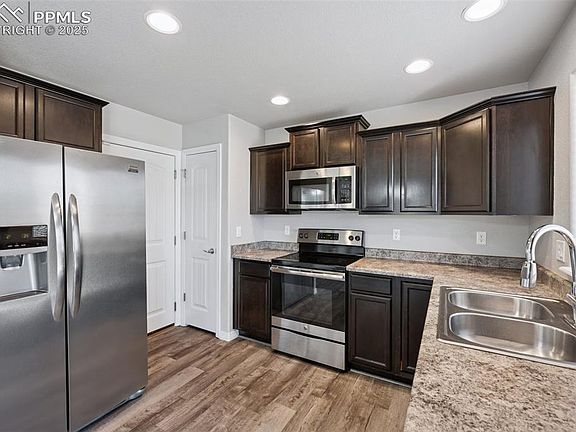 2nd image of 11956 Eagle Crest Ct