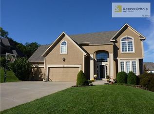 5710 NE Sapphire Pl, Lees Summit, MO 64064