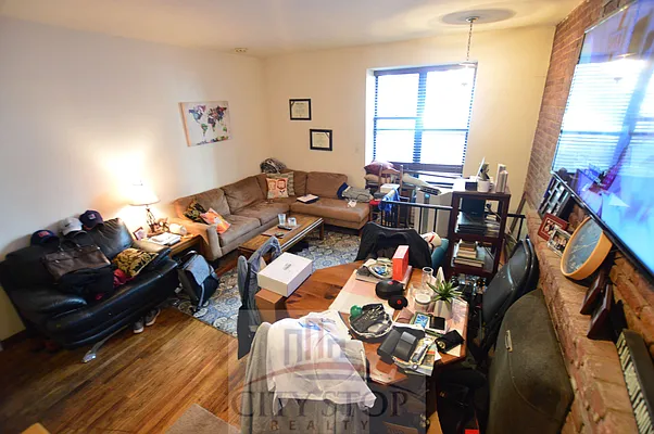 Rented by City Stop Realty | media 2