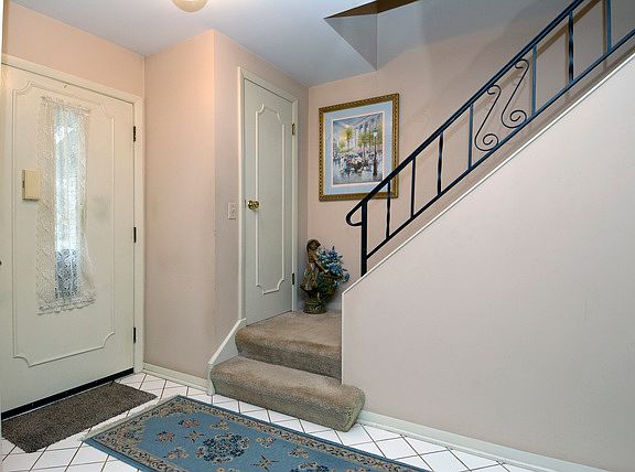 4th image of 908 N Ironwood Pl