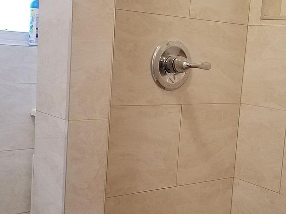5th image of 177 Morrison Ave #2