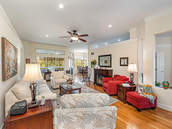 3rd image of 8551 Dumaine Ct