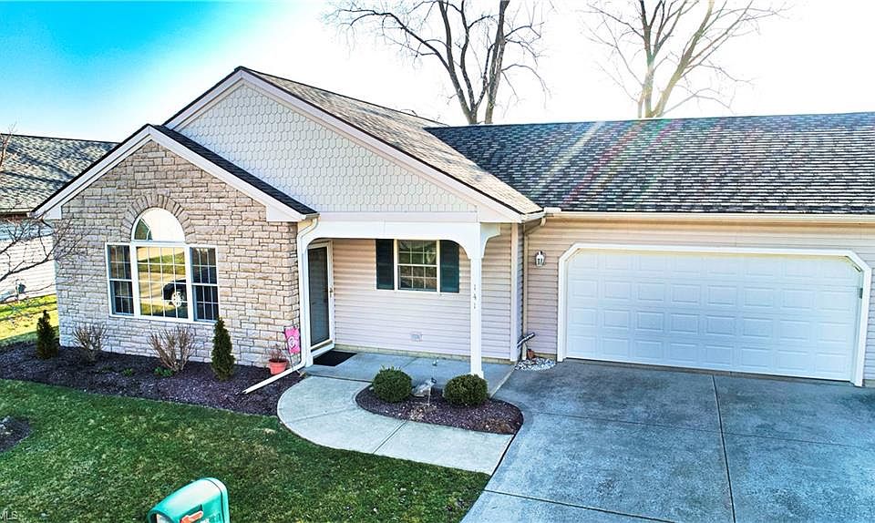 1st image of 141 Arrow Ct