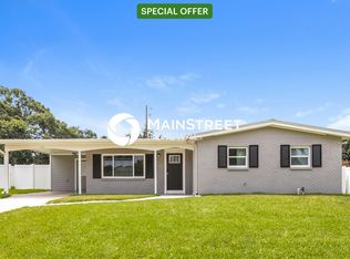 215 Cranberry Ln, Brandon, FL 33510