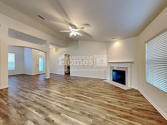 3rd image of 10621 Chester Park Ct