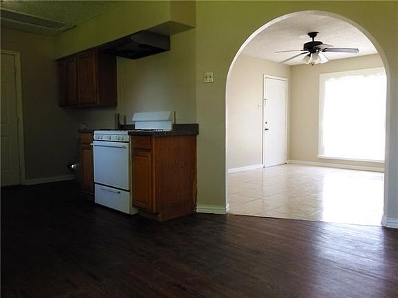 2nd image of 4022 W Walnut St