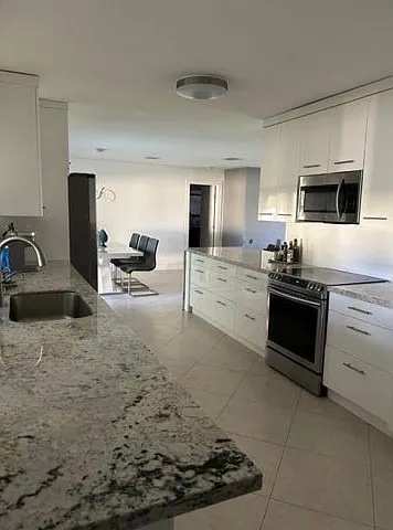 2400 SW 86th Ave — Photo 7