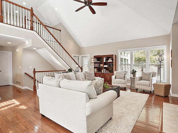 4th image of 8097 Julian Dr