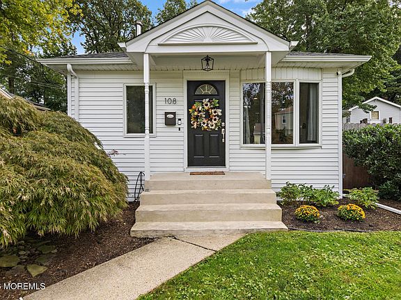 4th image of 108 Hamilton Avenue