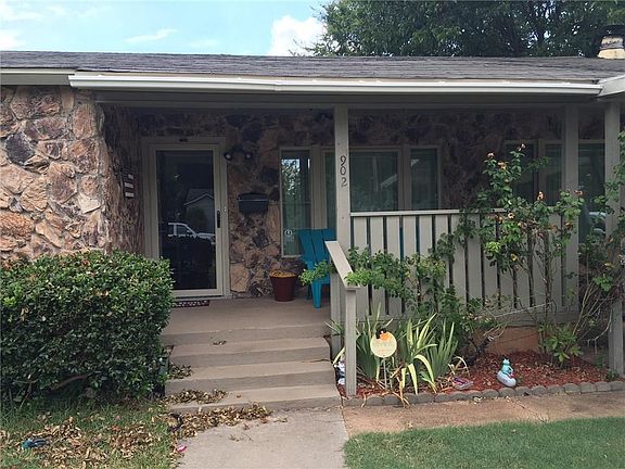 2nd image of 902 S La Salle Dr