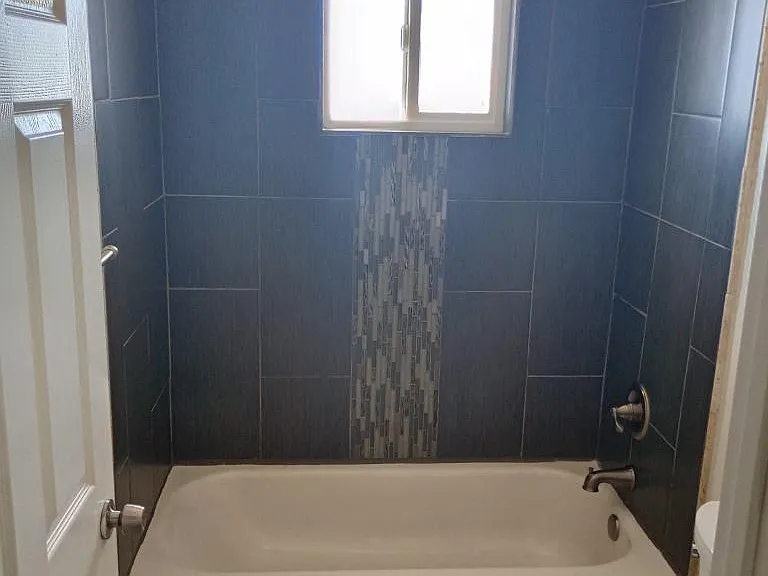 1017 N Main St #9 — Photo 10