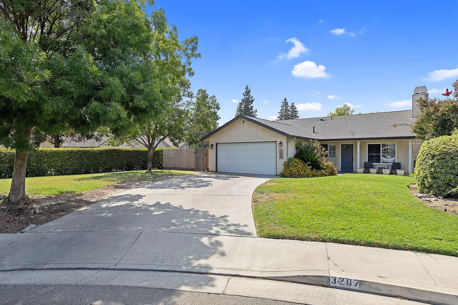 3 bed, 1168 sqft, $1,800 — Photo 1