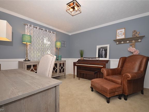 5th image of 205 High Point Cir