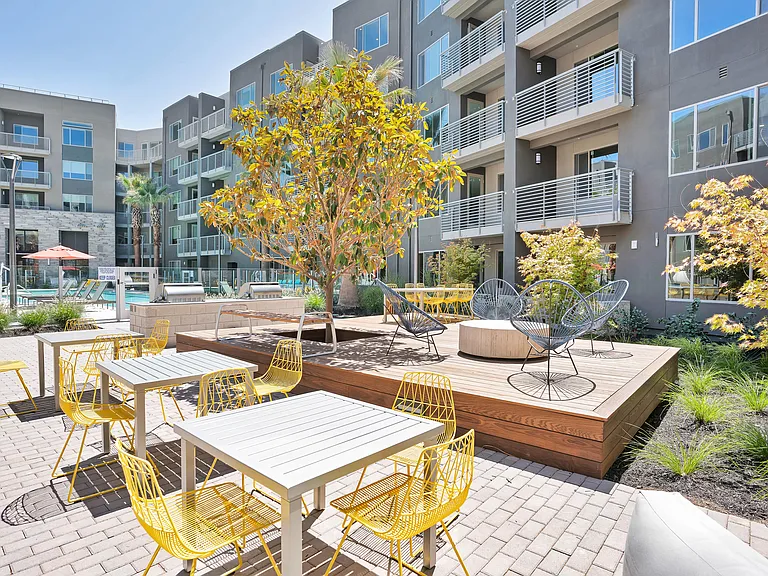 Aya Apartments — Photo 23