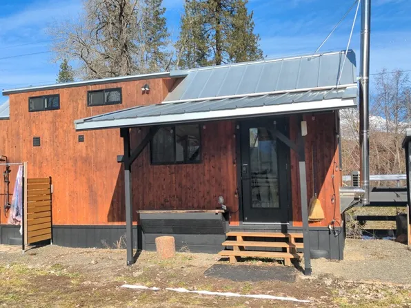 24 Whitewater Dr, Trout Lake, WA 98650