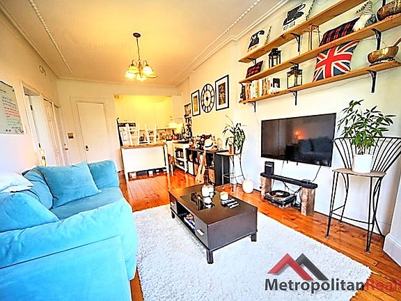 4th image of 924 President St APT 3F