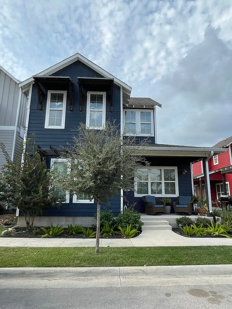 Town Creek Duplex / Walk to Dos Rios & Other Shops / High End Appliances /Fantastic Lighting/ Lot... — Photo 3