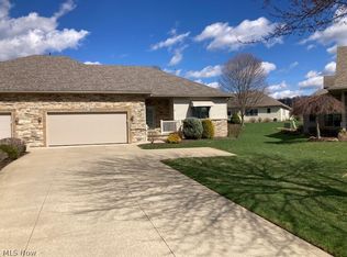 1335 Meadowbrook Dr, Dover, OH 44622