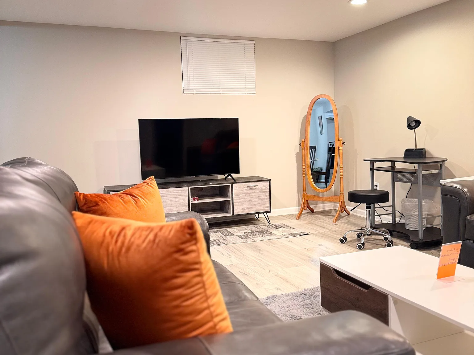 2 bed, 1100 sqft, $1,800 — Photo 1