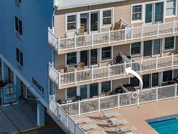 3rd image of 715 Plymouth Pl #201