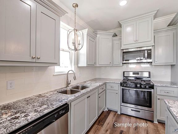 3rd image of 223 Turner St