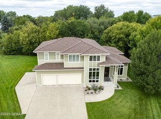 1759 Lydia Cir, Grand Forks, ND 58201