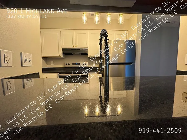 920L Highland Ave — Photo 6