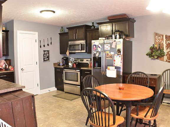 4th image of 846 Shelton Cir