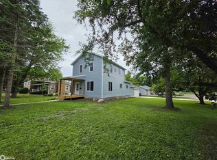607 E Main St, Lake Mills, IA 50450
