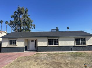 35 Las Flores Dr, Calexico, CA 92231