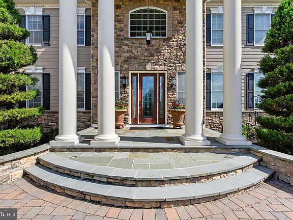 4th image of 288 Jane Chapman Dr E #E