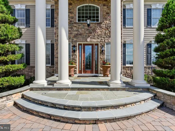 288 Jane Chapman Dr E #E, Newtown, PA 18940