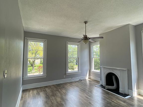 2nd image of 1027 Boulevard St Unit C