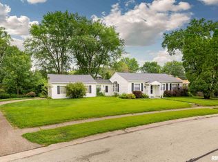 3654 15th Avenue Ct, Moline, IL 61265
