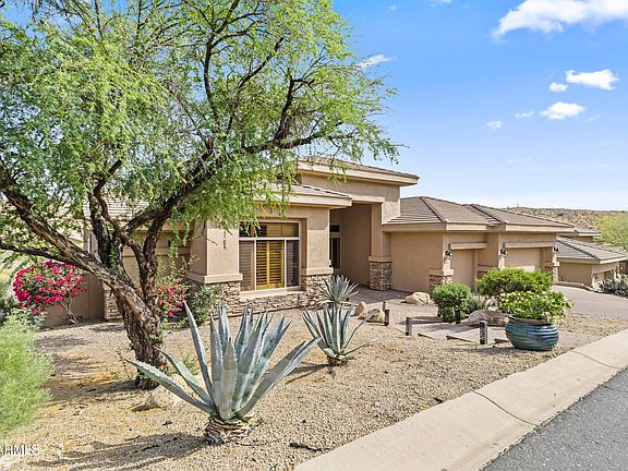 3rd image of 415 E DESERT WIND Drive