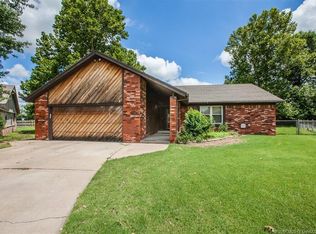 2200 S Elder Cres W, Broken Arrow, OK 74012