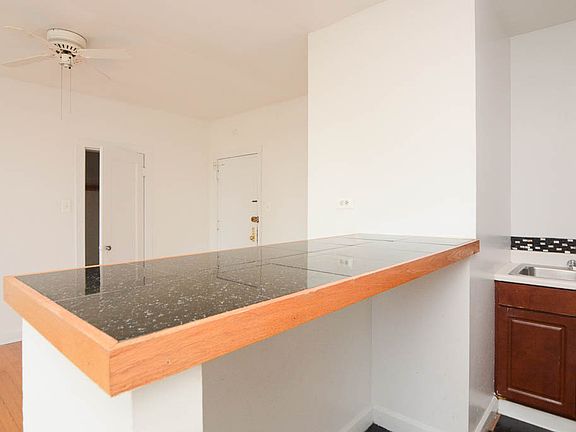 4th image of 941 W Carmen Ave APT 703