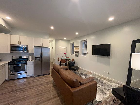 3rd image of 1222 S Washtenaw Ave APT 1