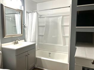 26 Webster St #2R, Lewiston, ME 04240