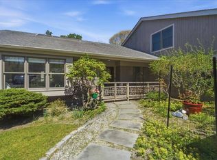 121 Montauk Hwy, Quogue, NY 11959